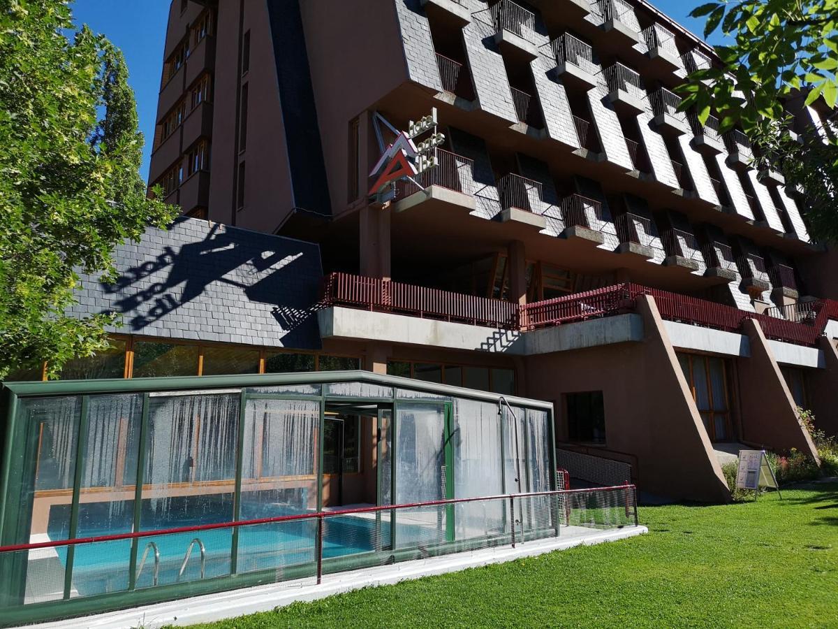 Evenia Monte Alba Hotell Cerler Exteriör bild