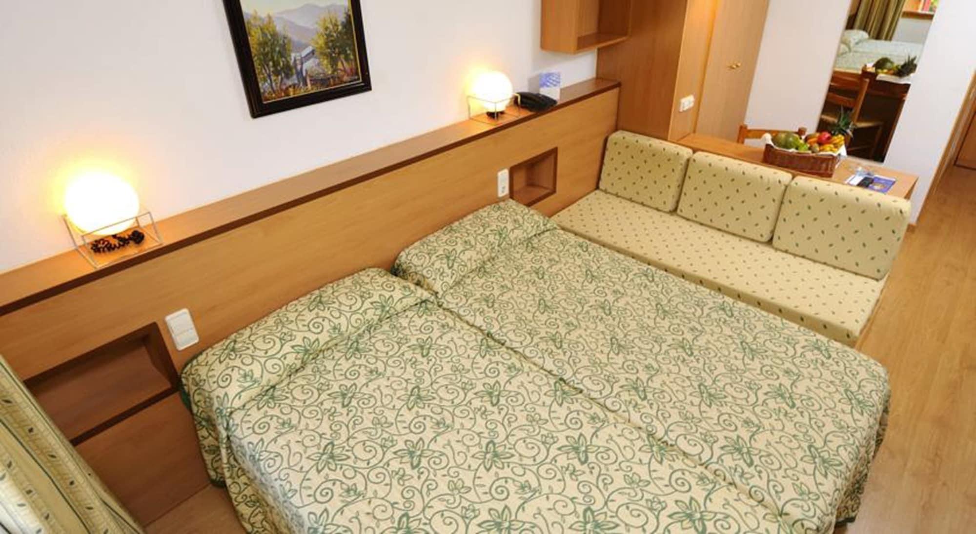 Evenia Monte Alba Hotell Cerler Exteriör bild