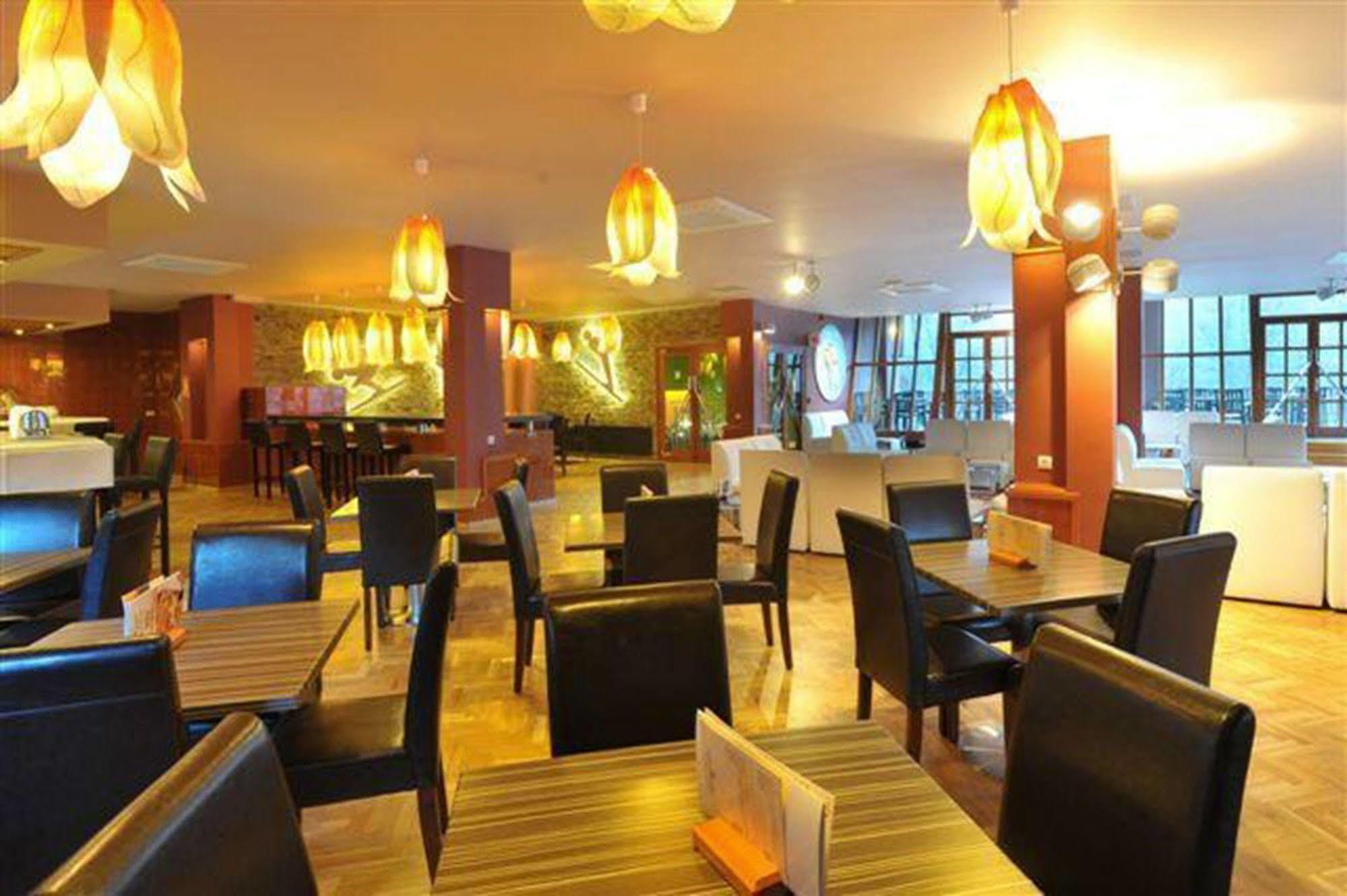 Evenia Monte Alba Hotell Cerler Exteriör bild